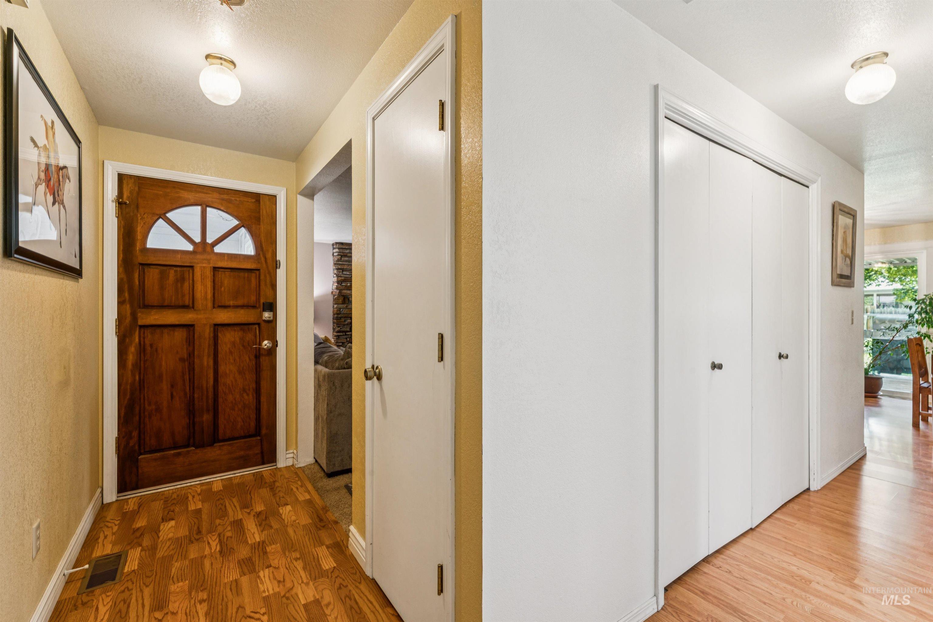 property viewer photo 7