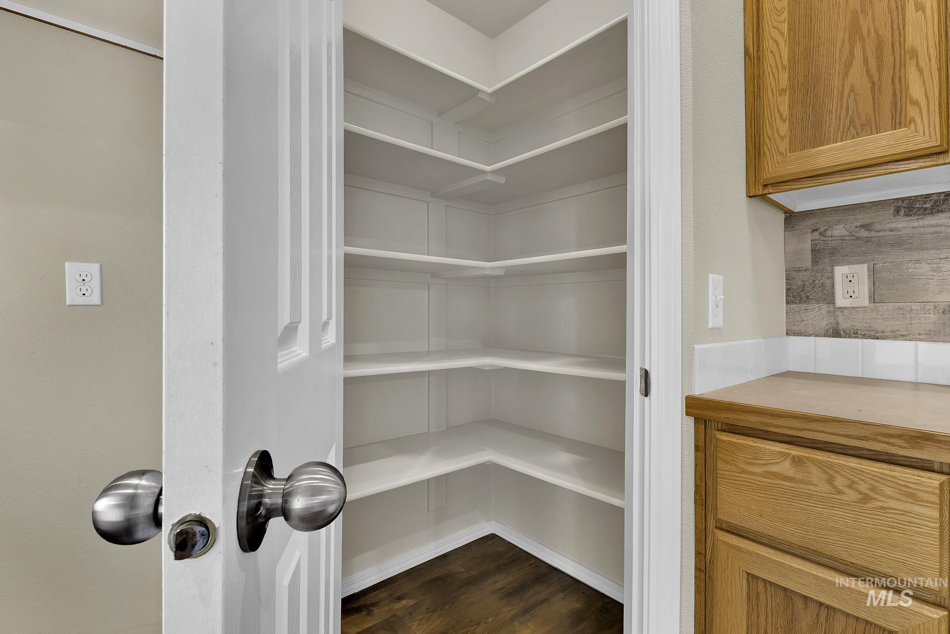 property viewer photo 10