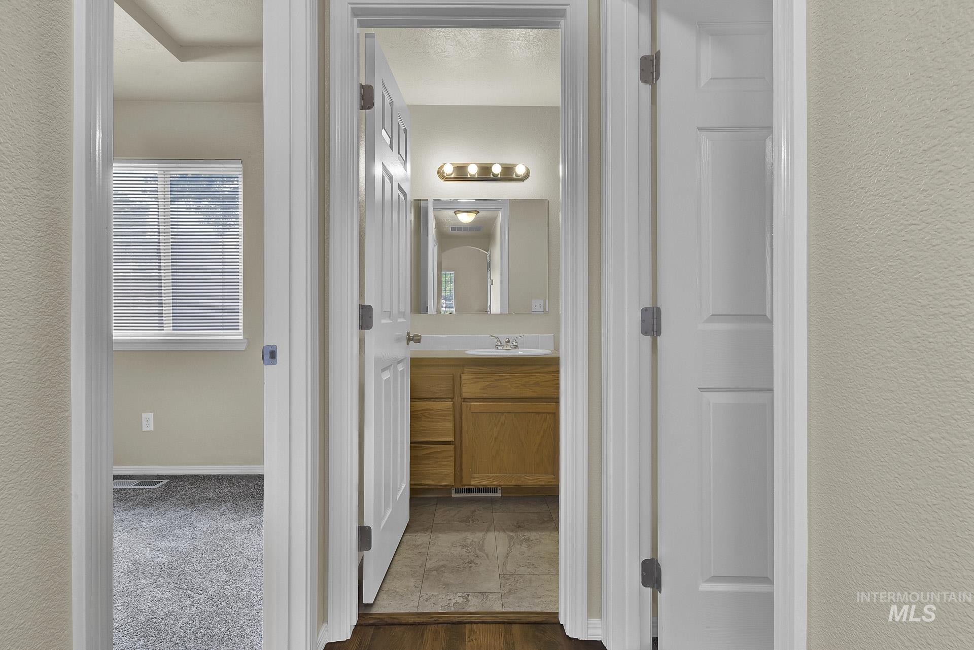 property viewer photo 15