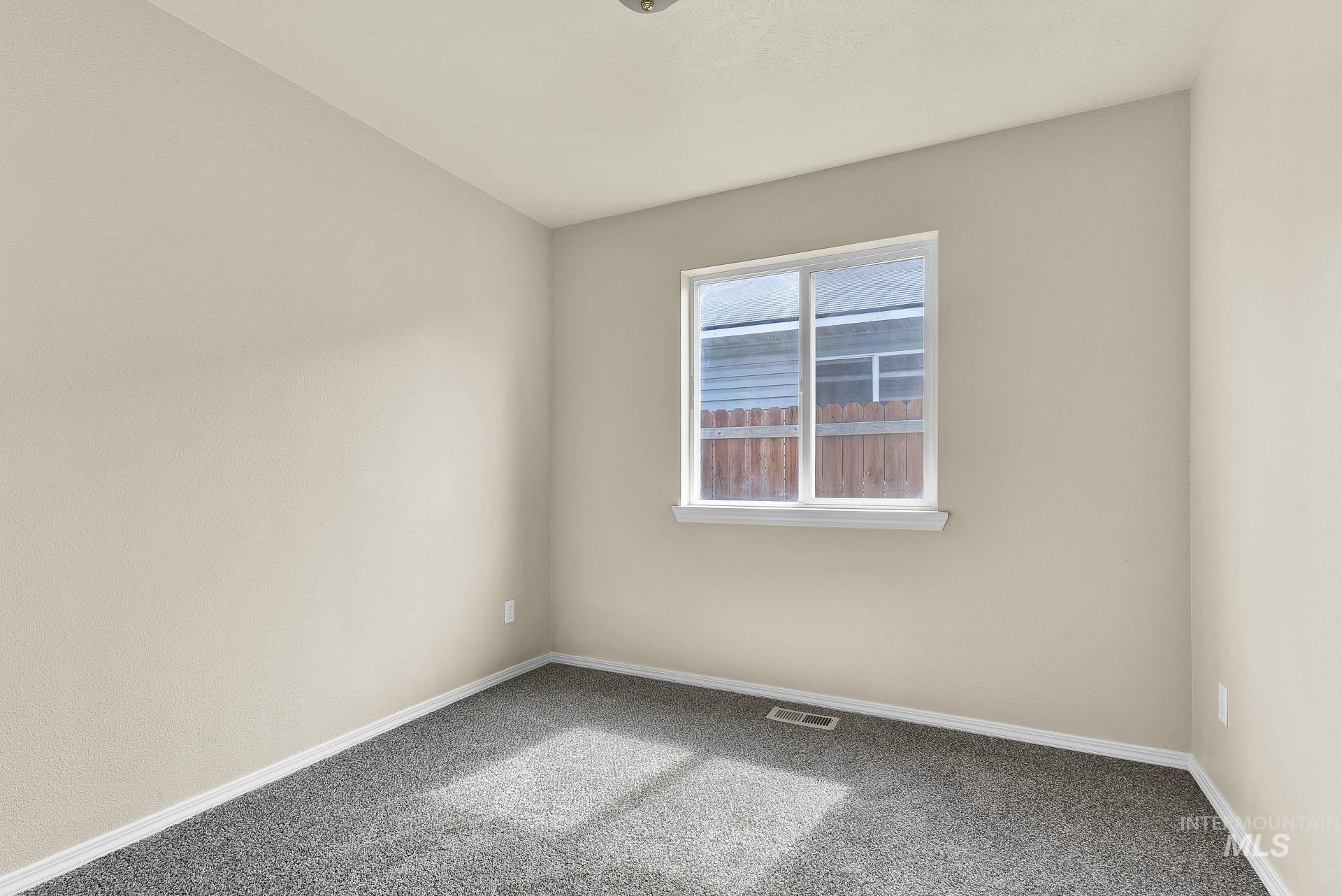 property viewer photo 18