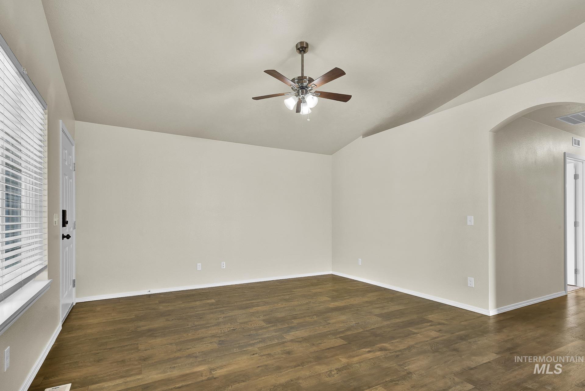property viewer photo 5