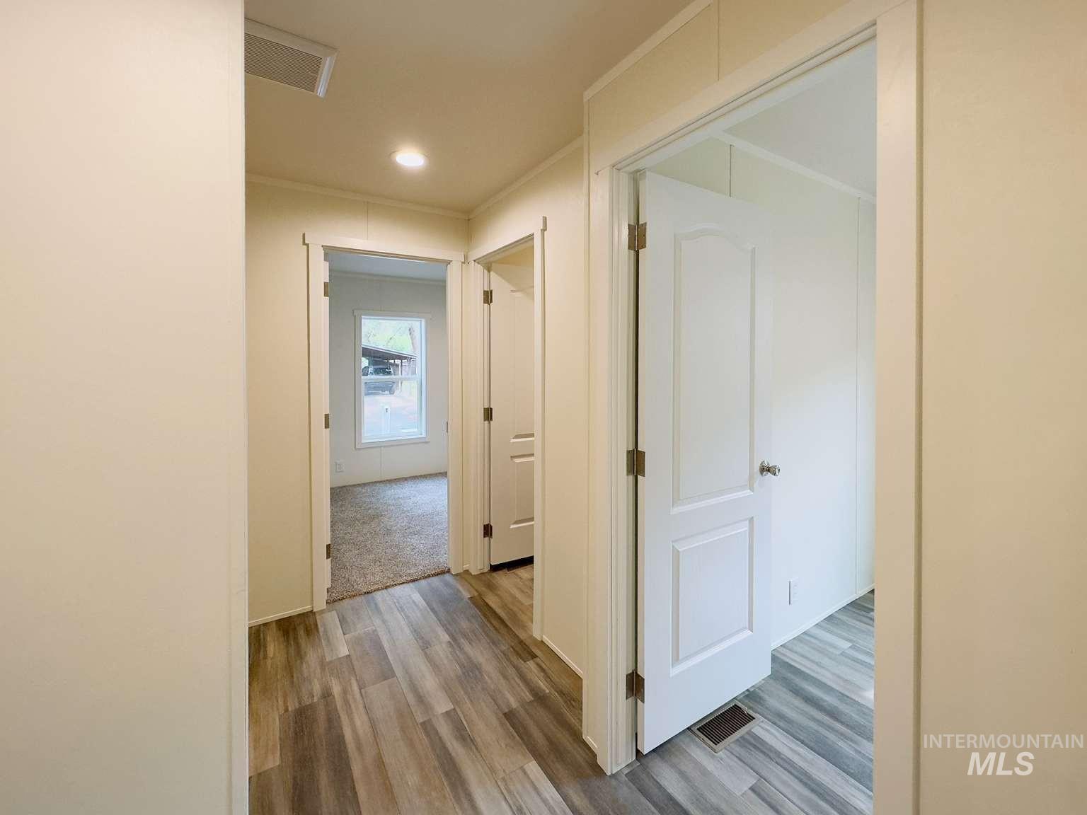 property viewer photo 3