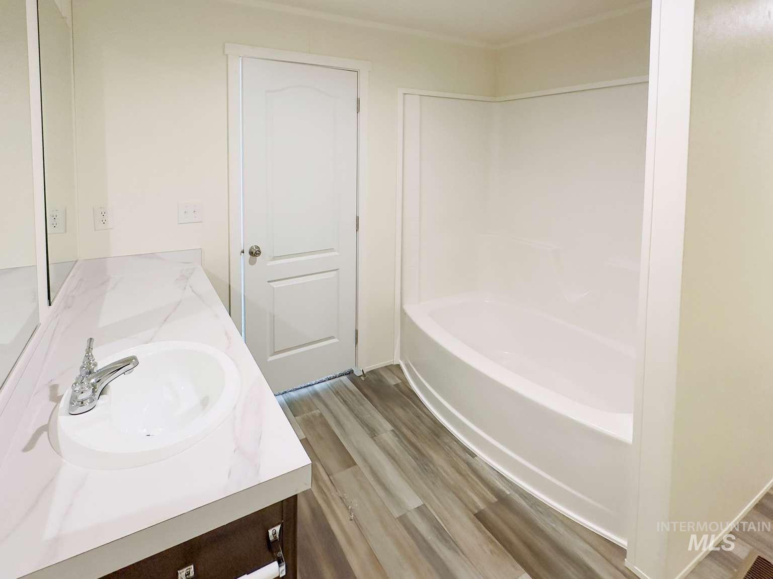 property viewer photo 9