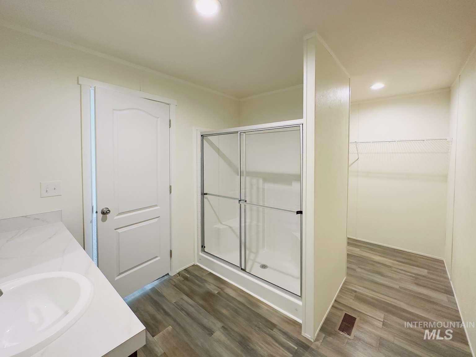 property viewer photo 6