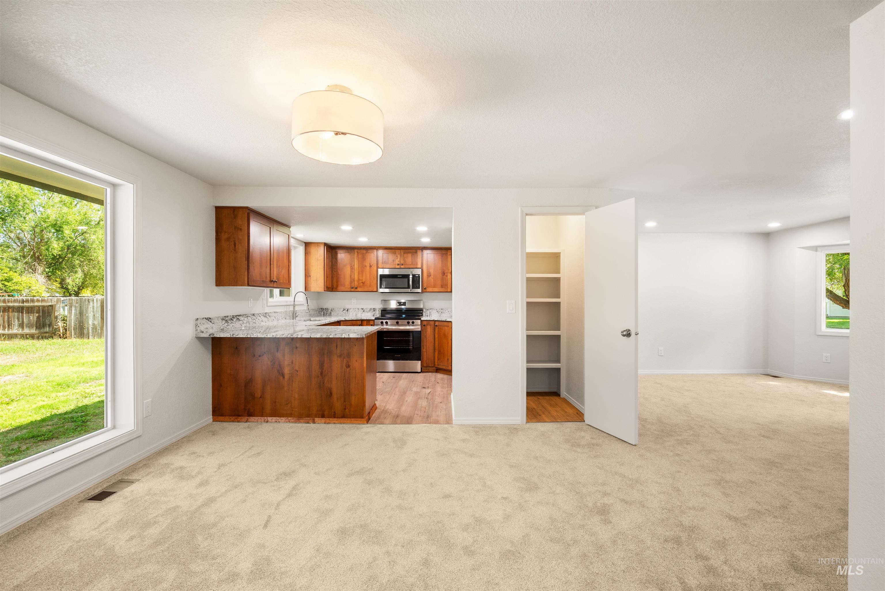 property viewer photo 13