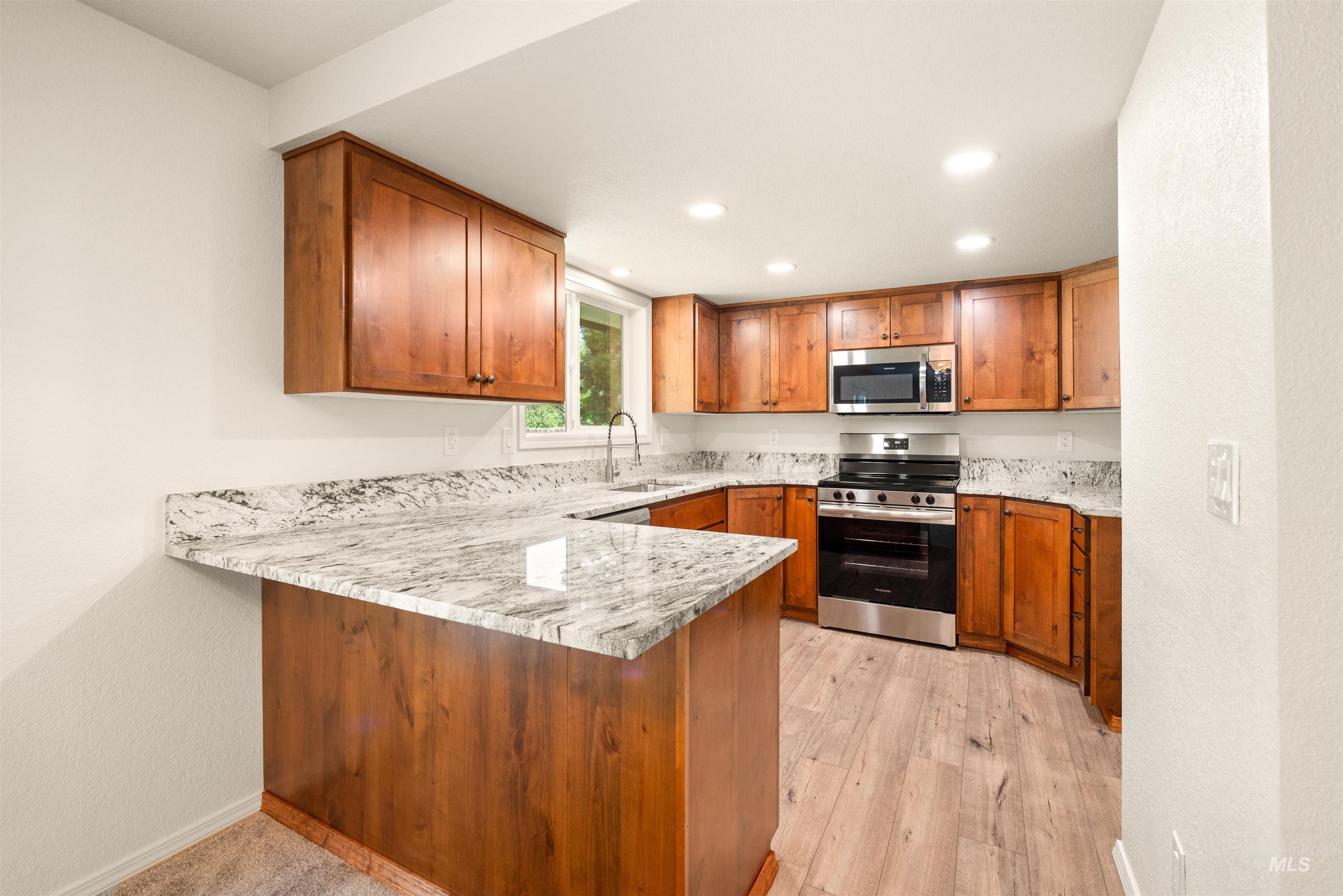 property viewer photo 16
