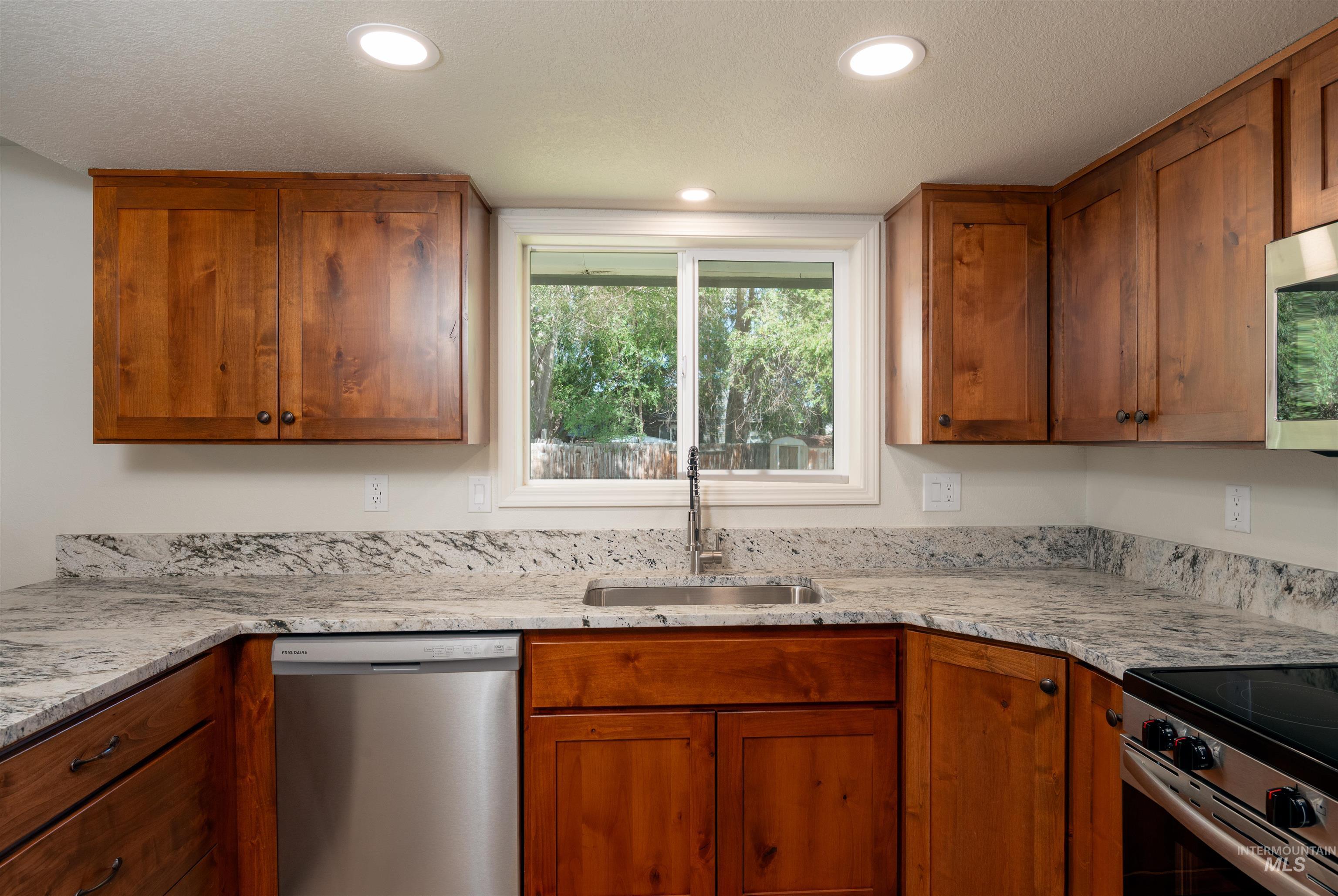 property viewer photo 17