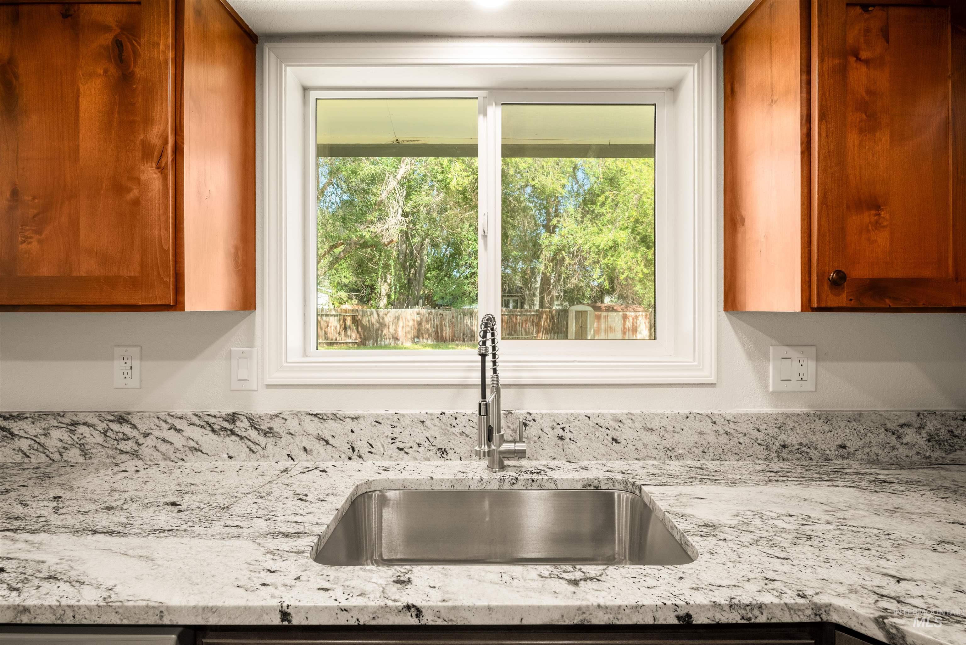 property viewer photo 19