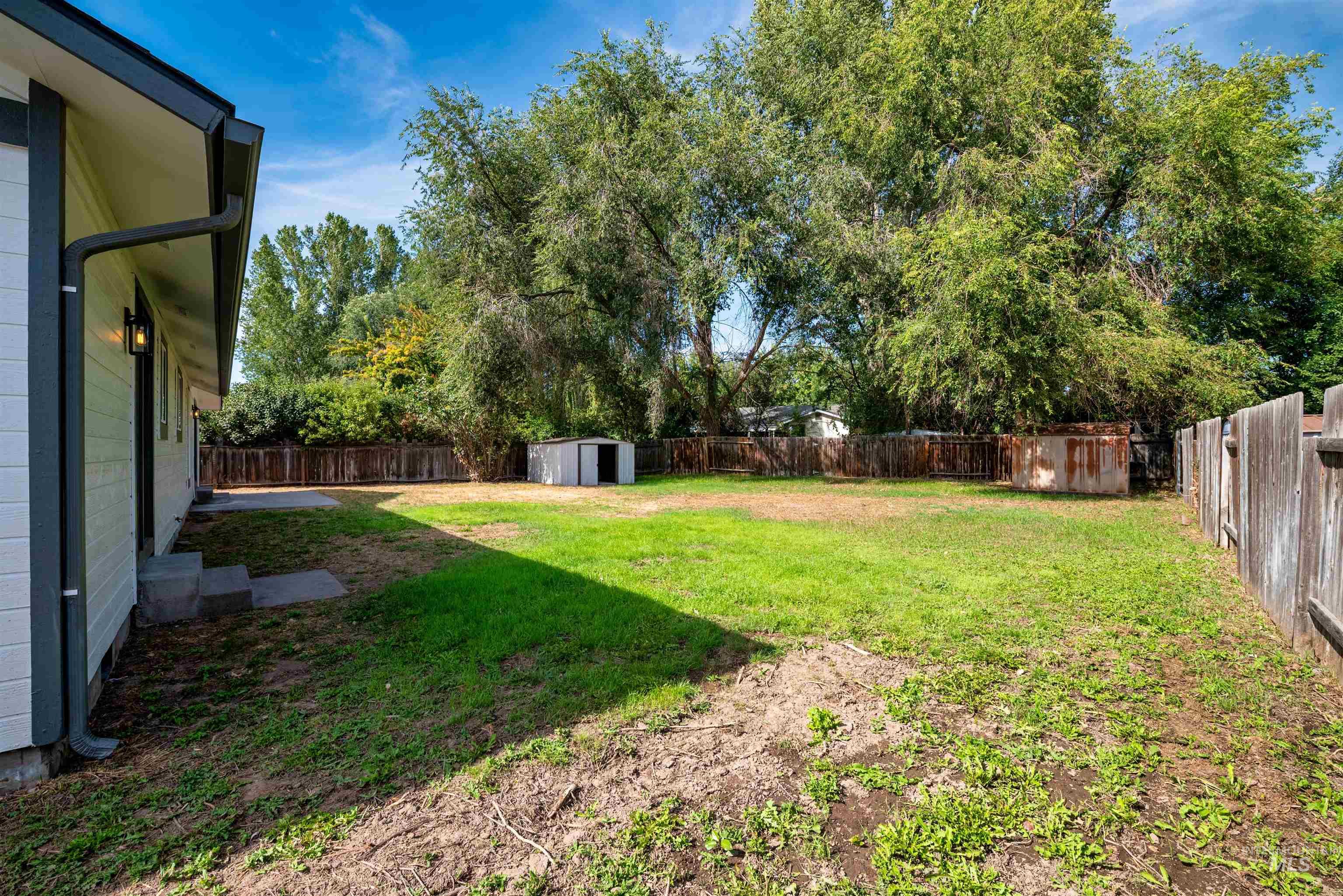 property viewer photo 36