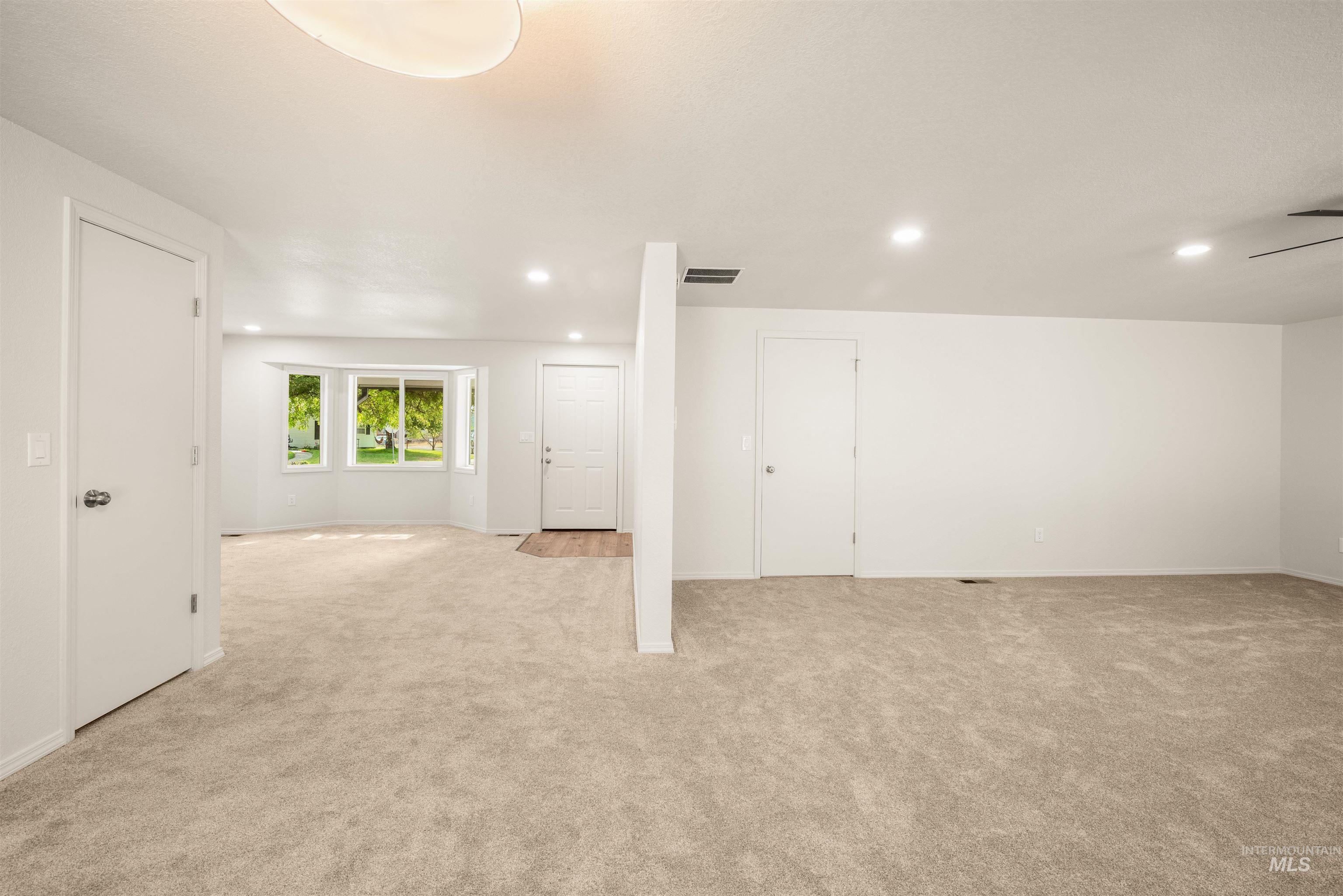 property viewer photo 4