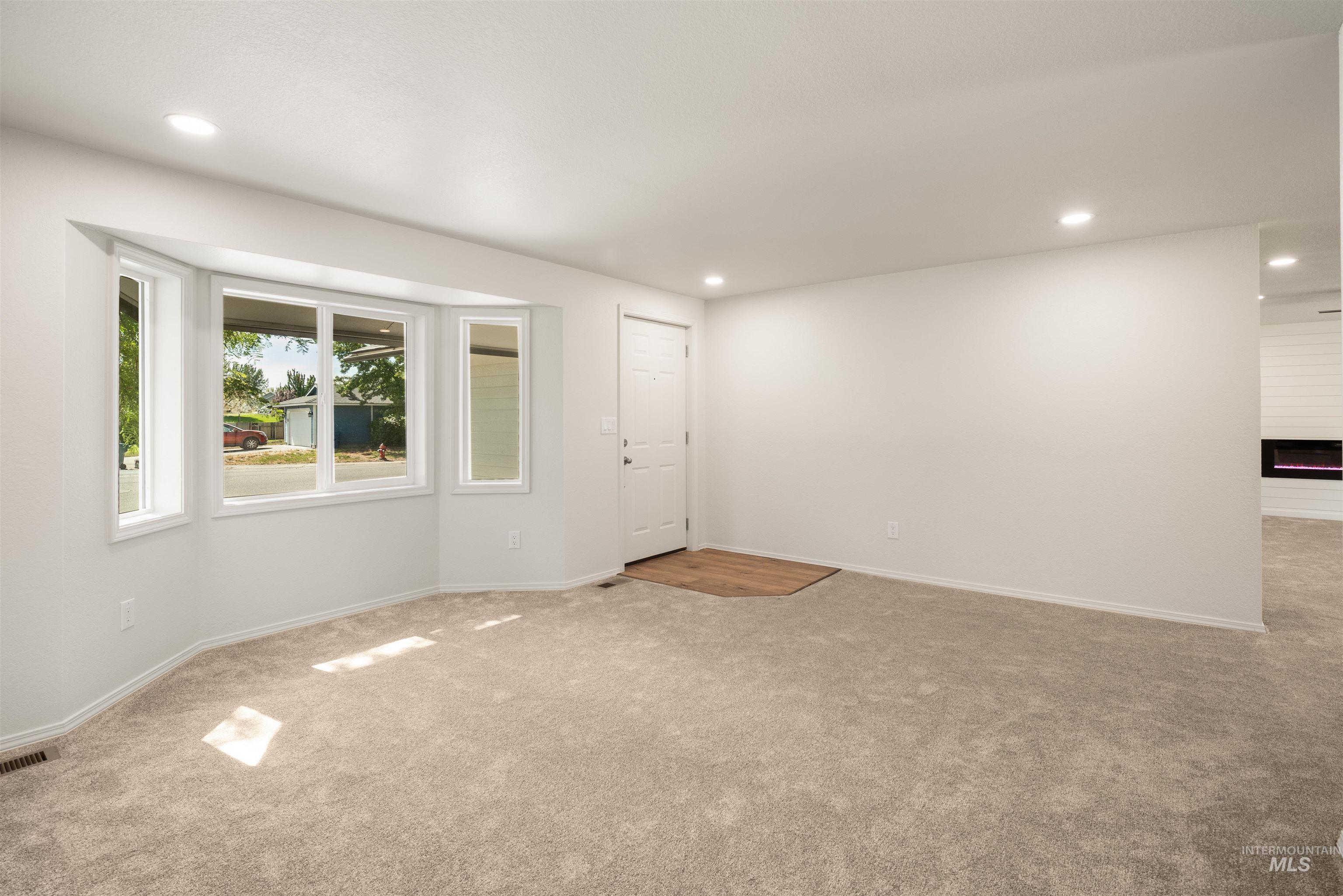 property viewer photo 6
