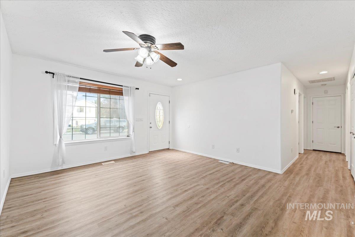 property viewer photo 13