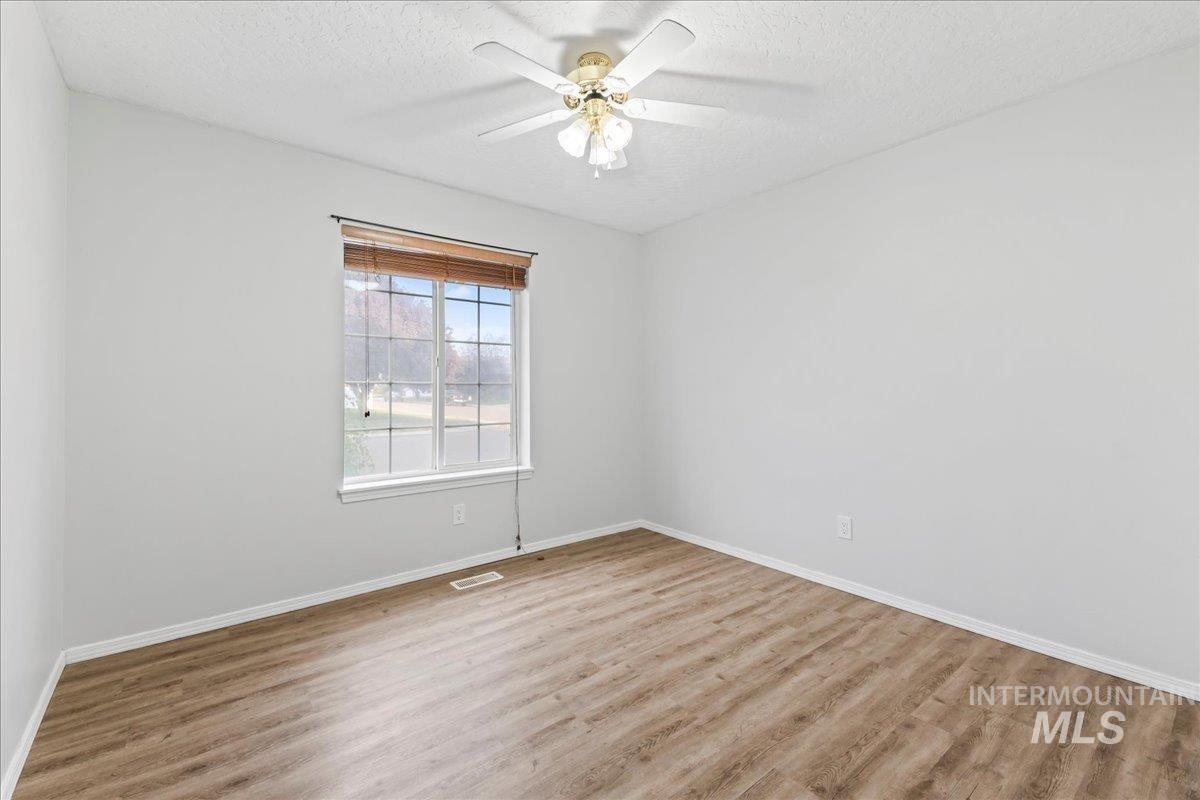 property viewer photo 16