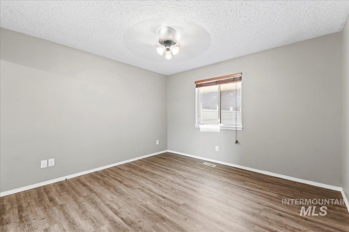 property viewer photo 17
