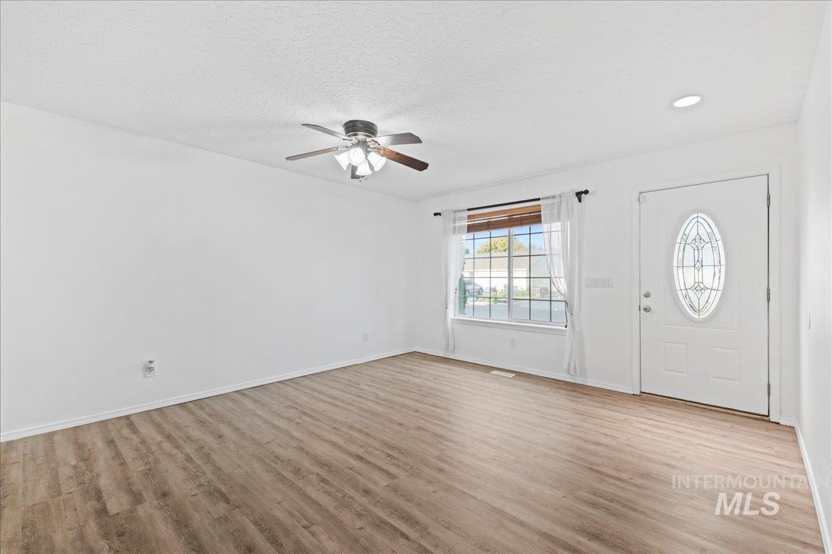 property viewer photo 5