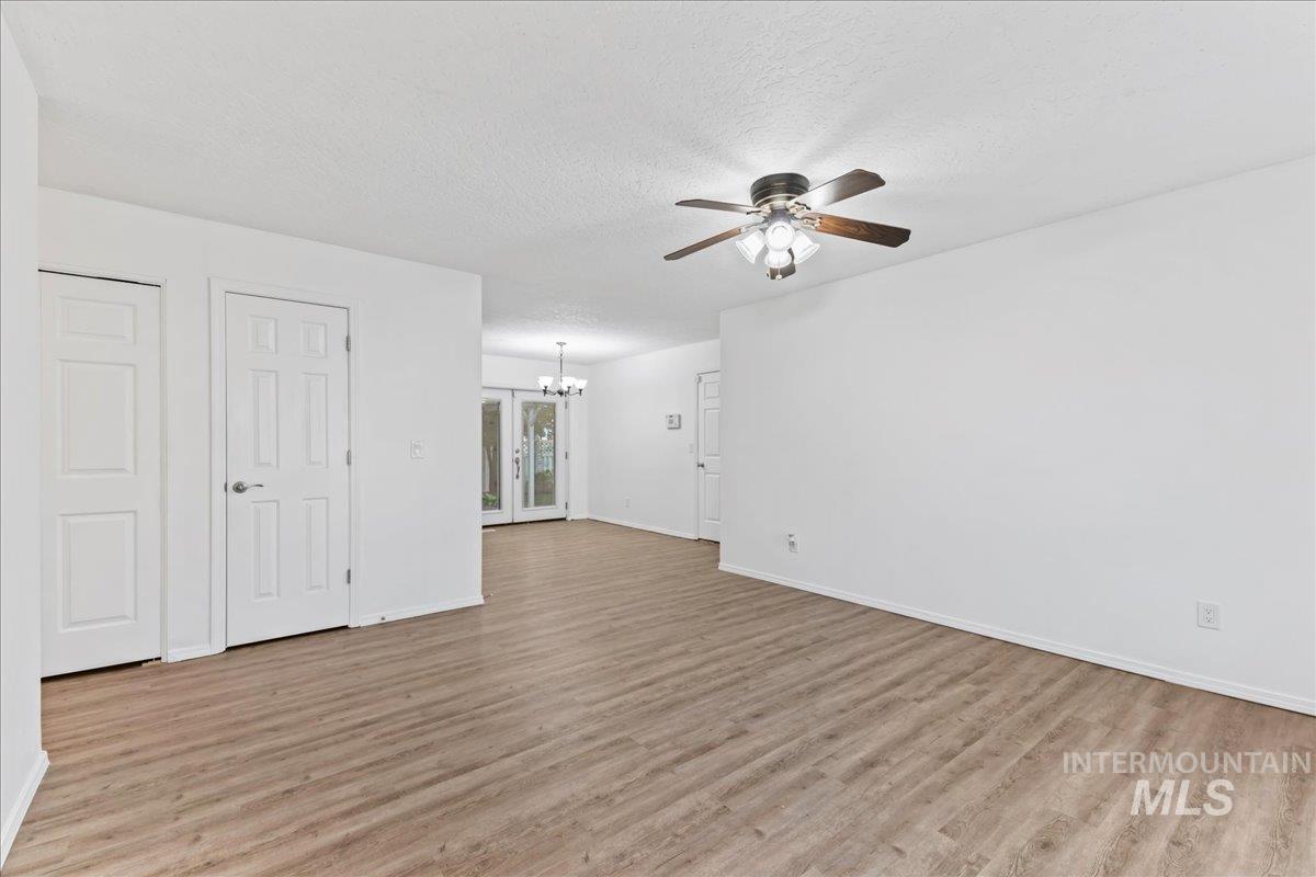 property viewer photo 6