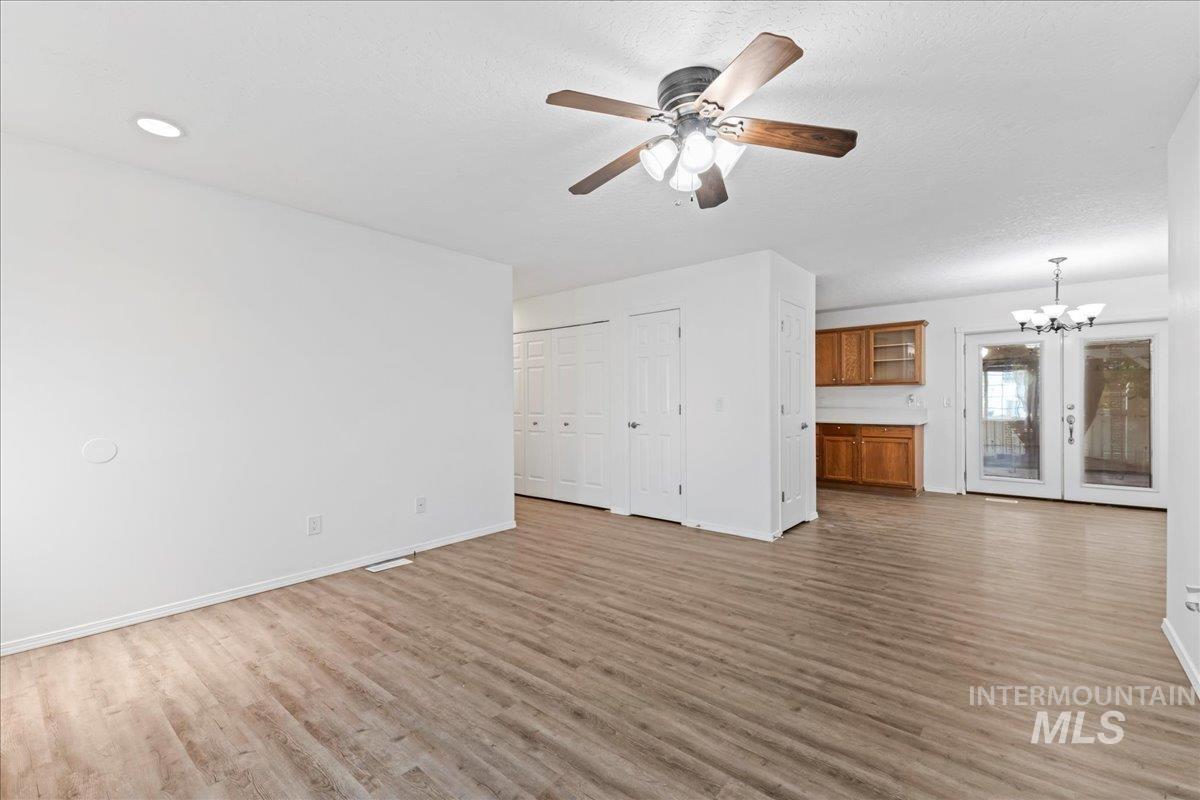 property viewer photo 7