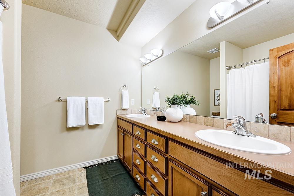 property viewer photo 18