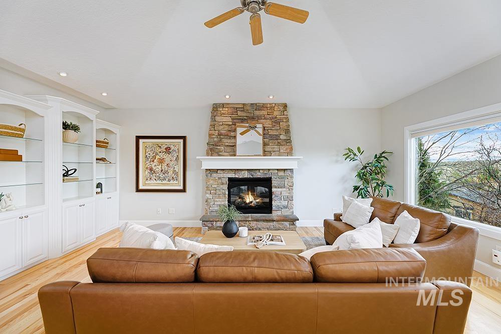 property viewer photo 4