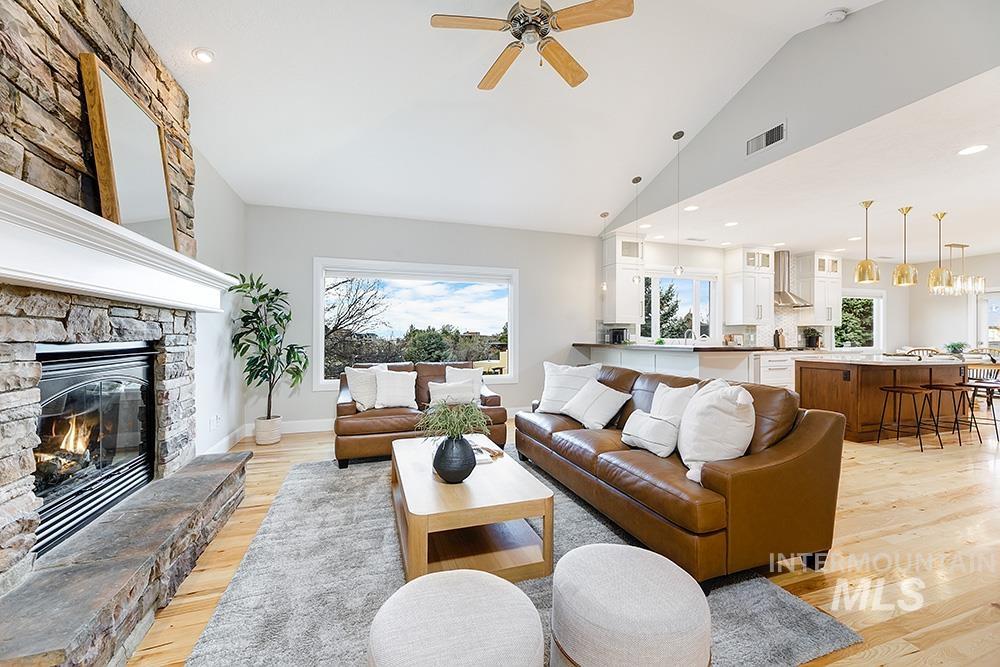 property viewer photo 5