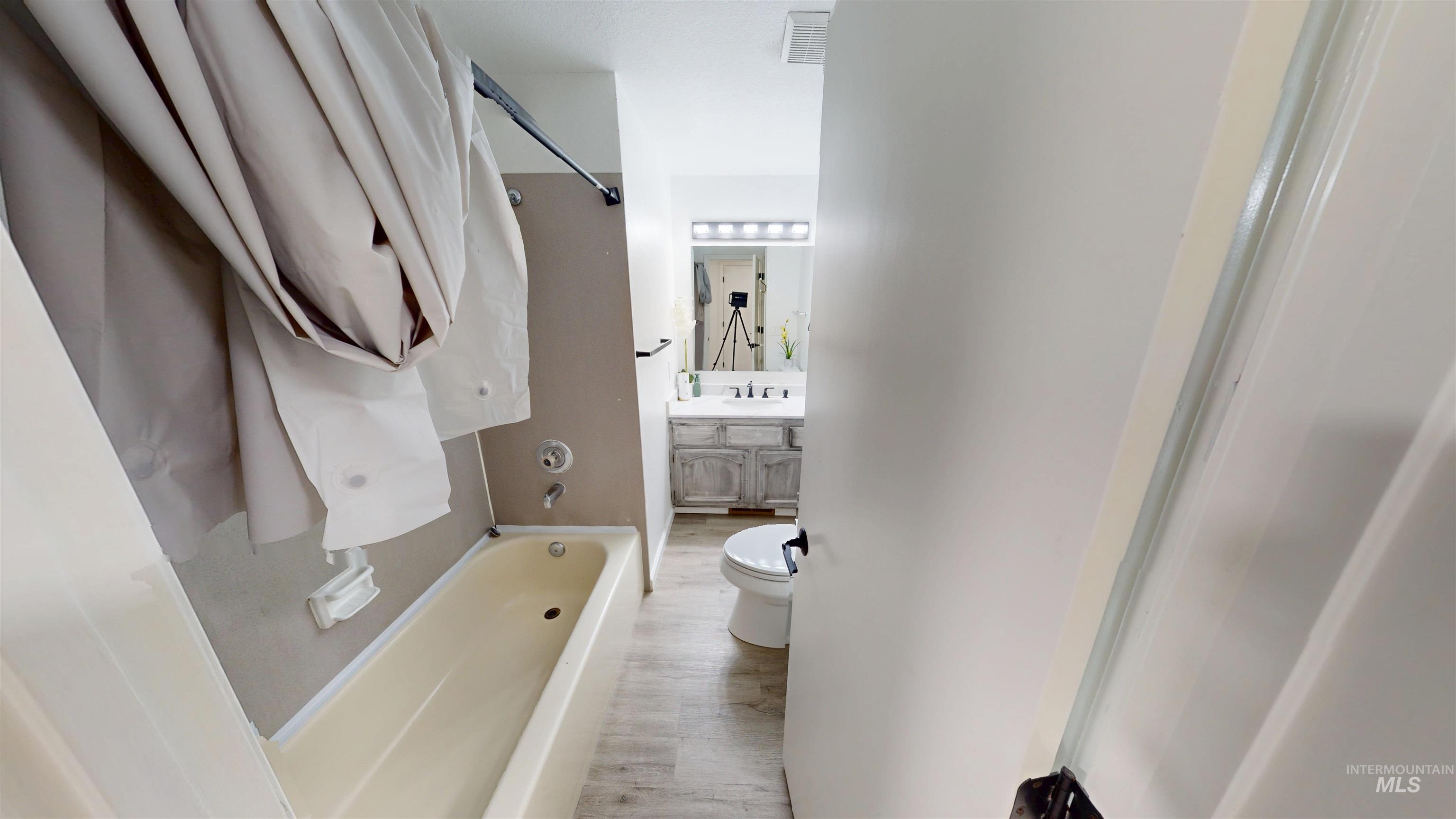 property viewer photo 10