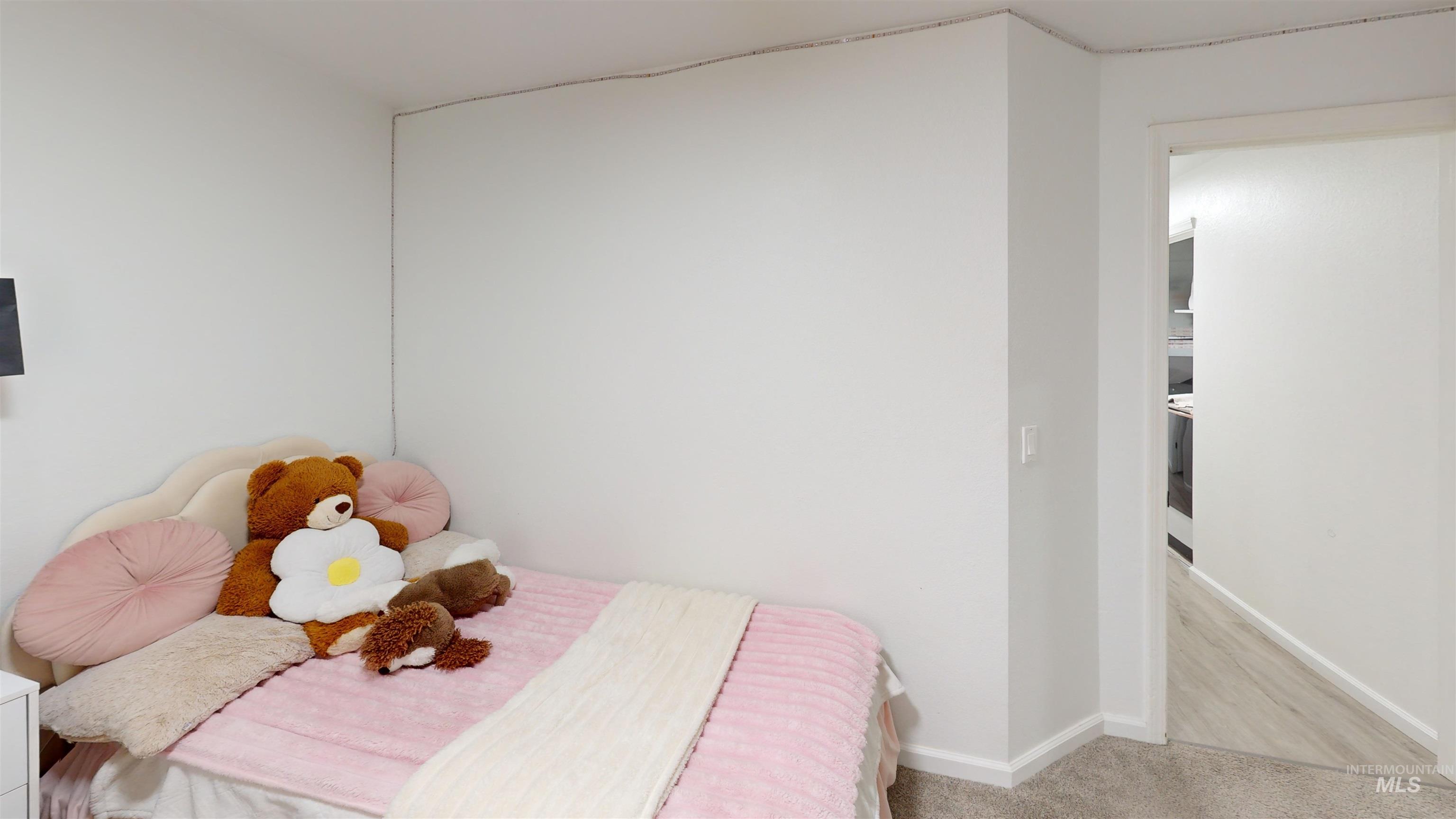 property viewer photo 16