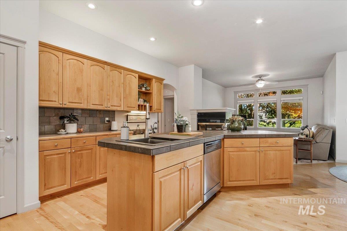 property viewer photo 14