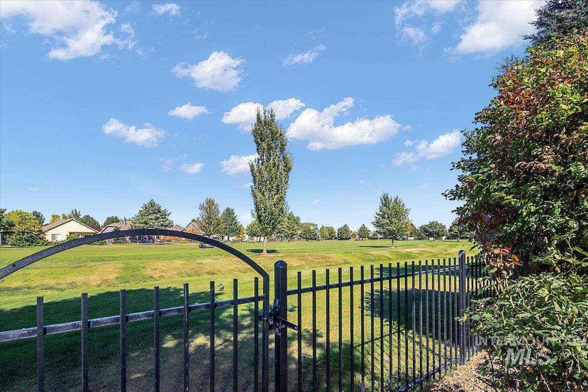 property viewer photo 38