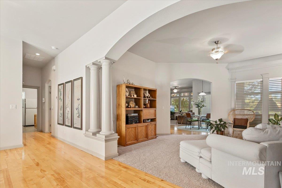 property viewer photo 7