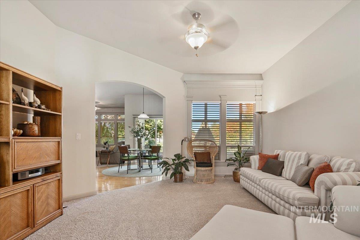 property viewer photo 8