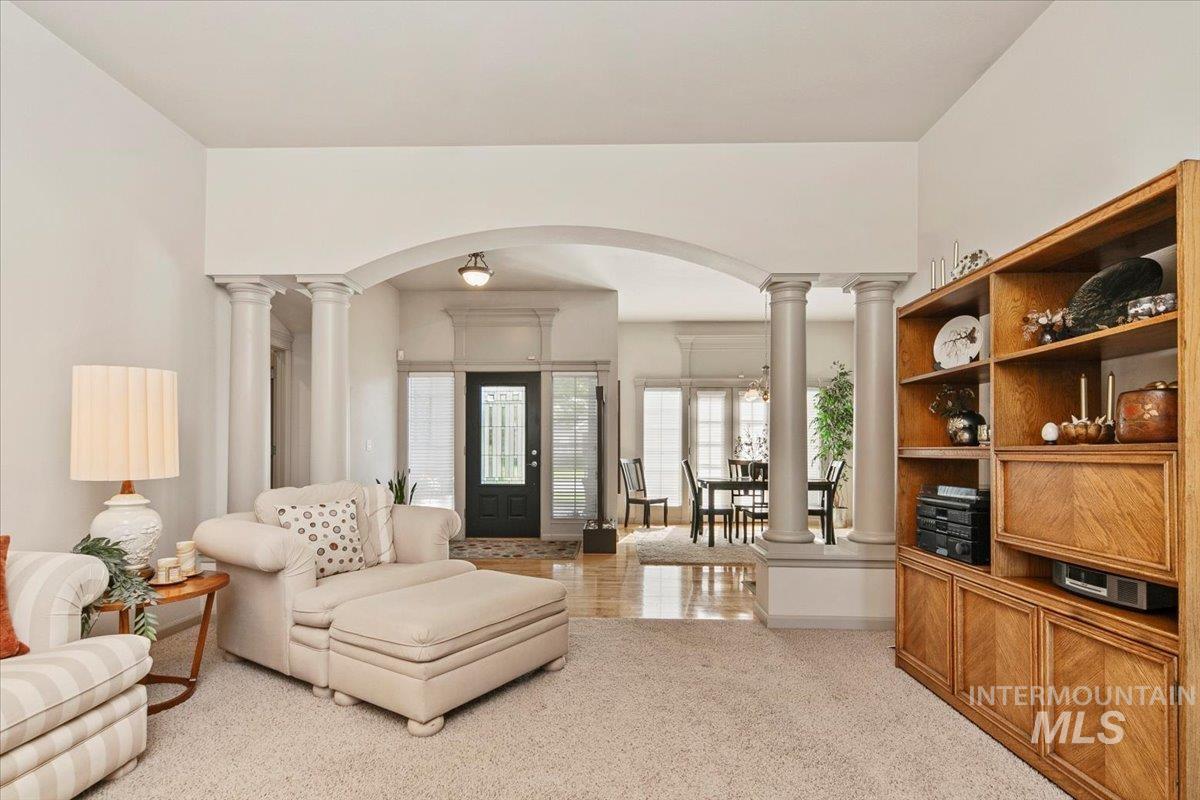 property viewer photo 9