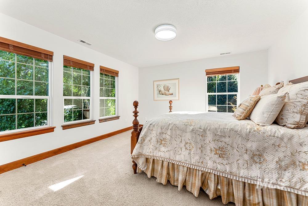 property viewer photo 12