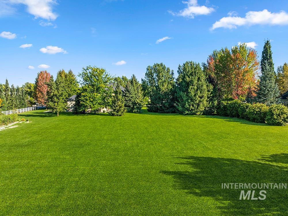 property viewer photo 24