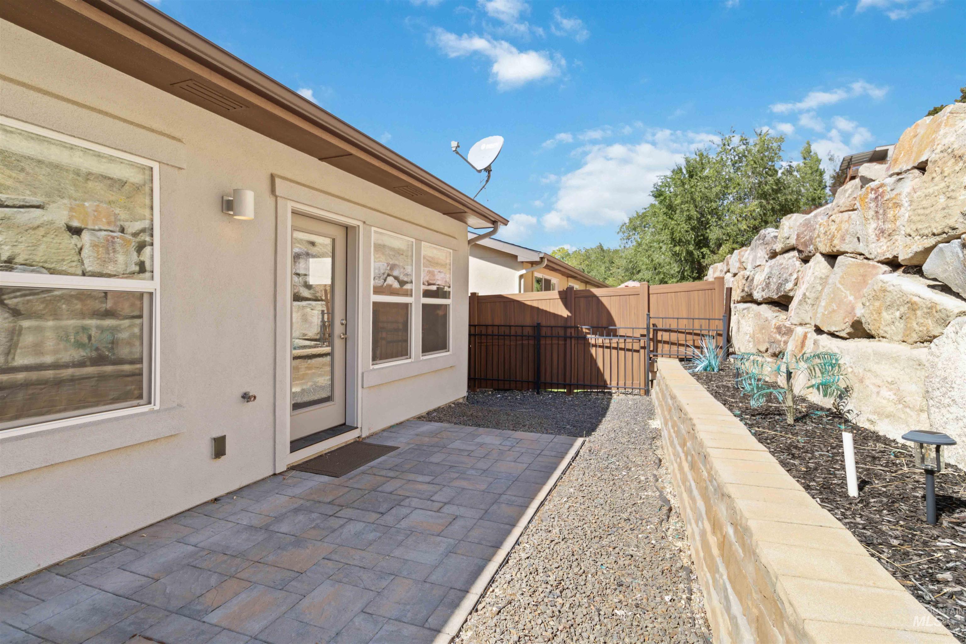 property viewer photo 18