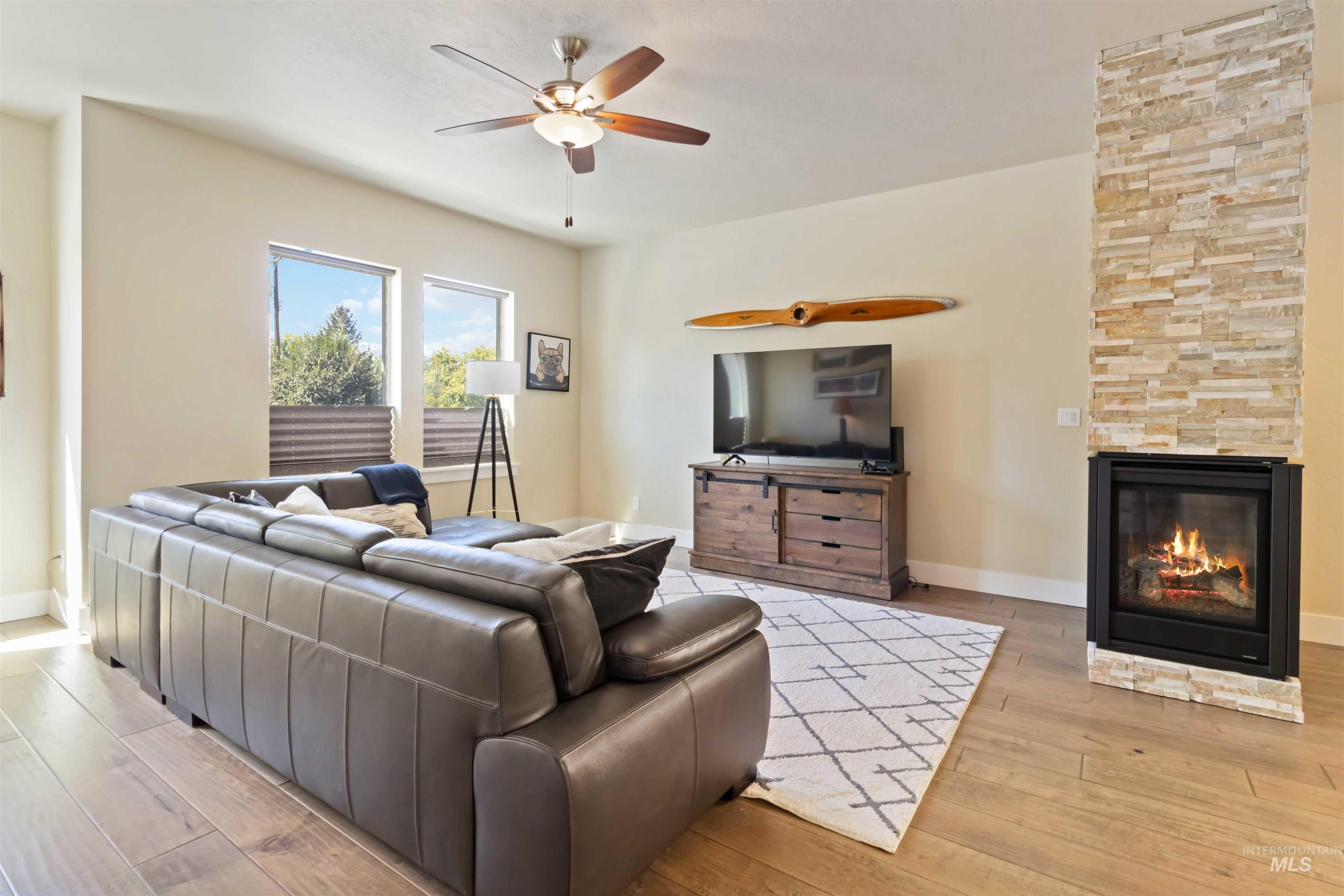 property viewer photo 6