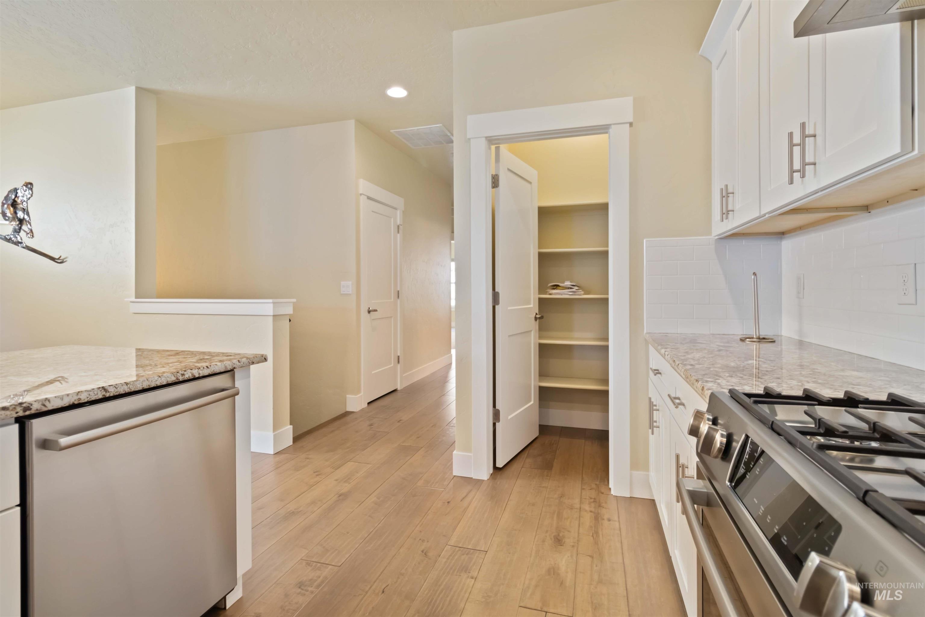 property viewer photo 7