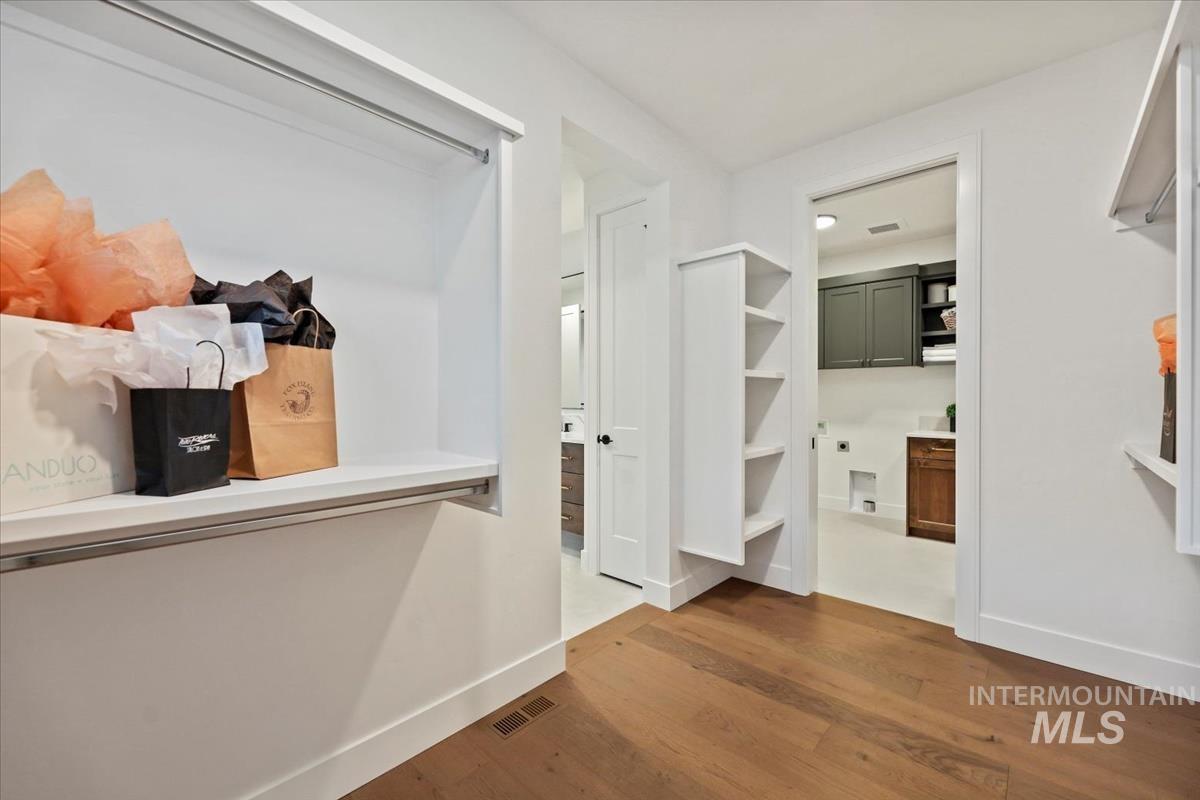 property viewer photo 13