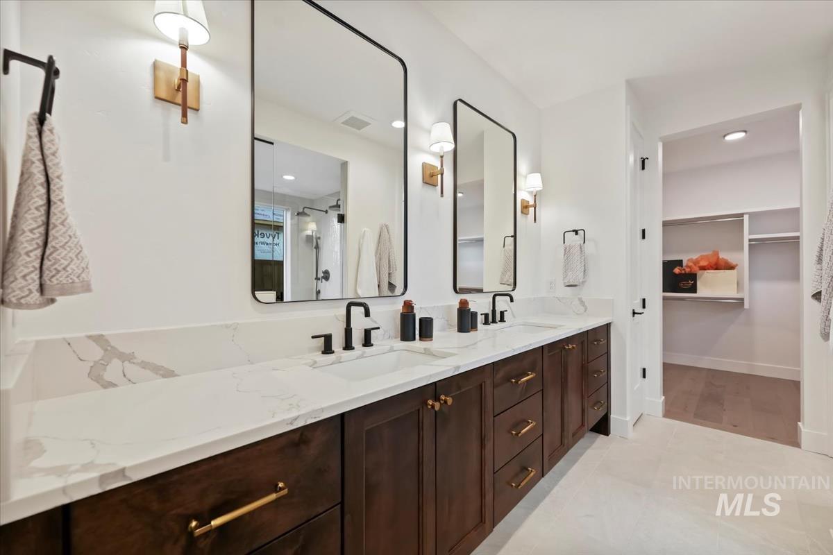 property viewer photo 16