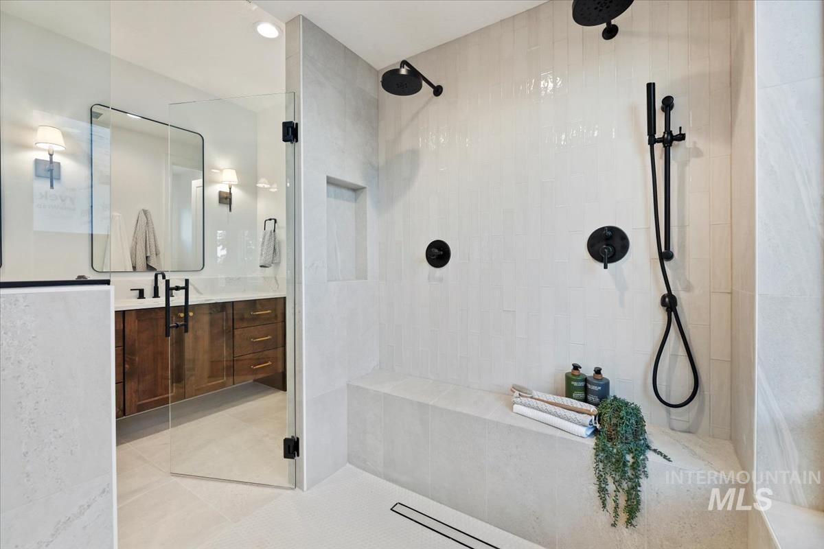 property viewer photo 18