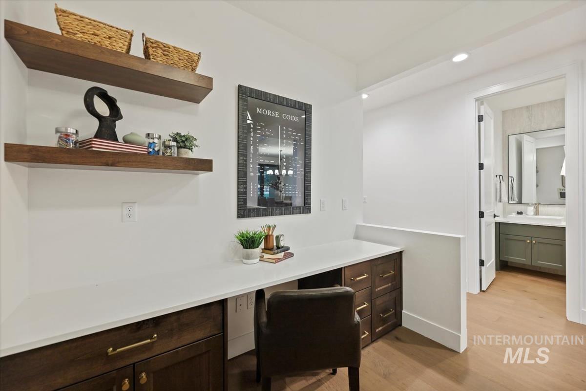 property viewer photo 26