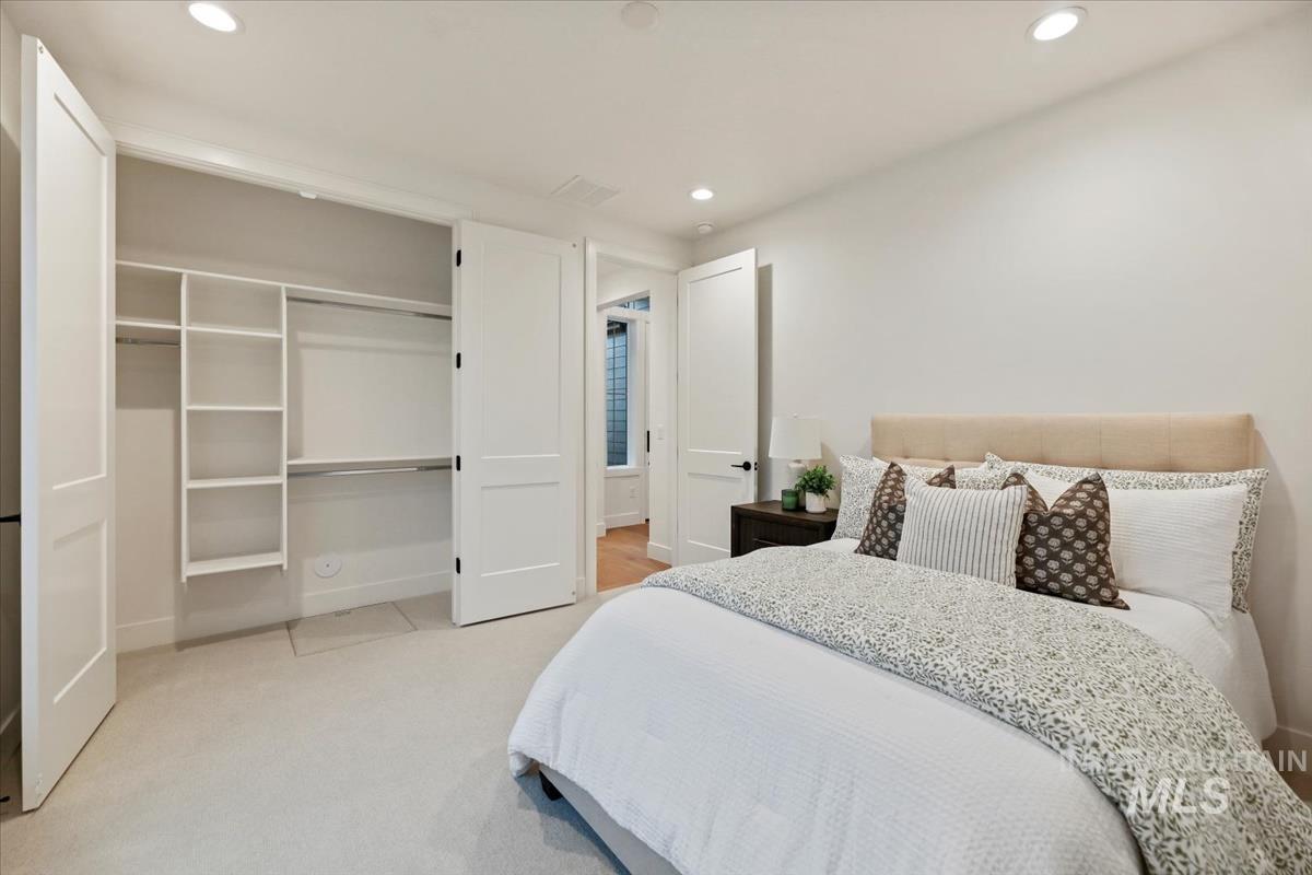 property viewer photo 4