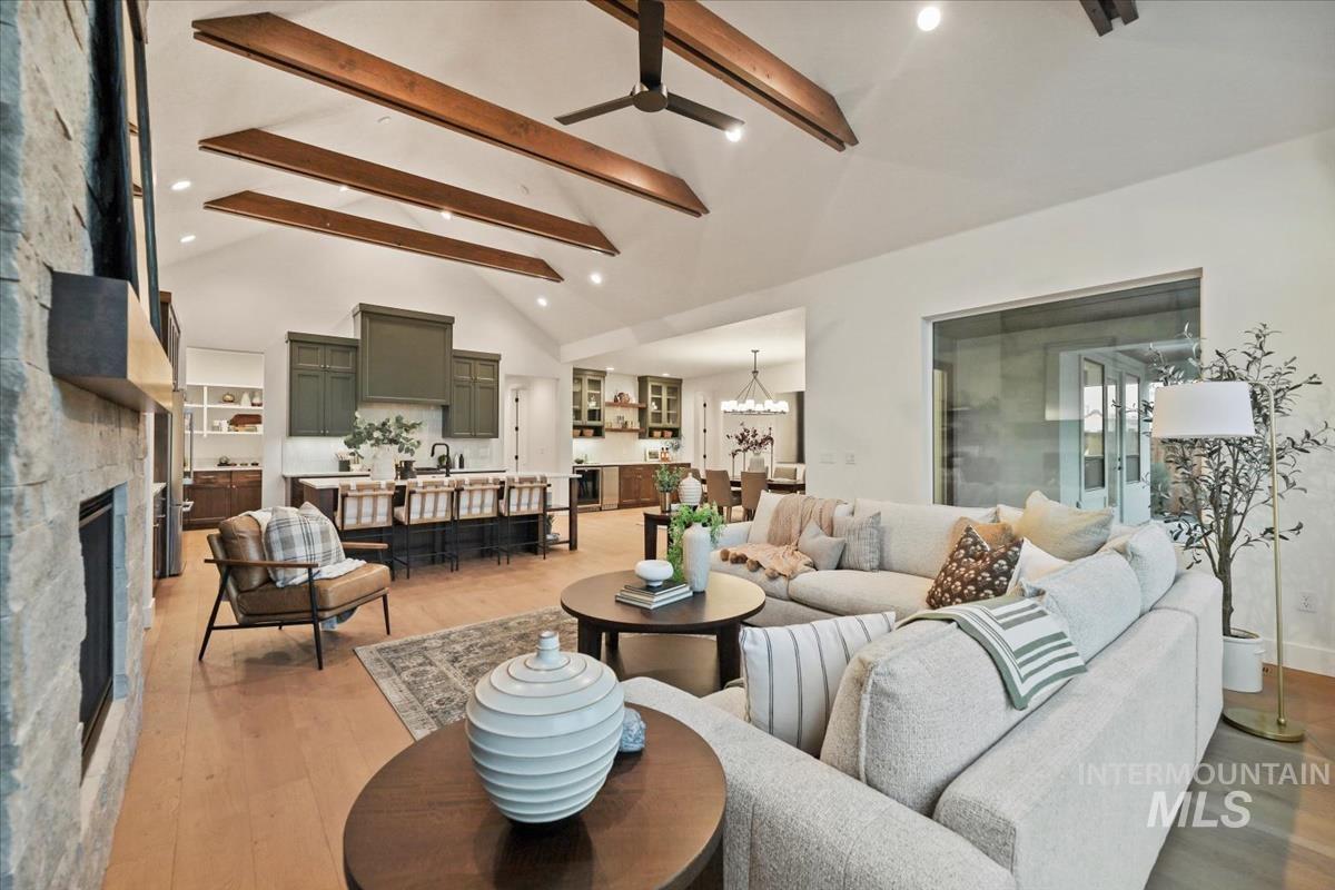 property viewer photo 42