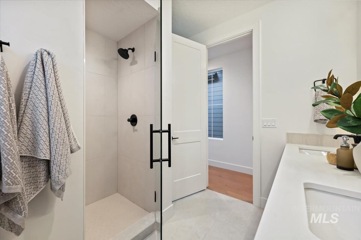 property viewer photo 6