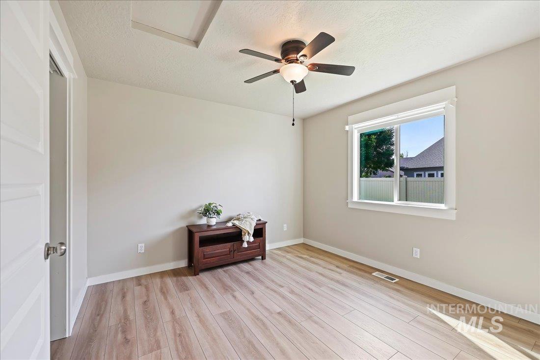 property viewer photo 14
