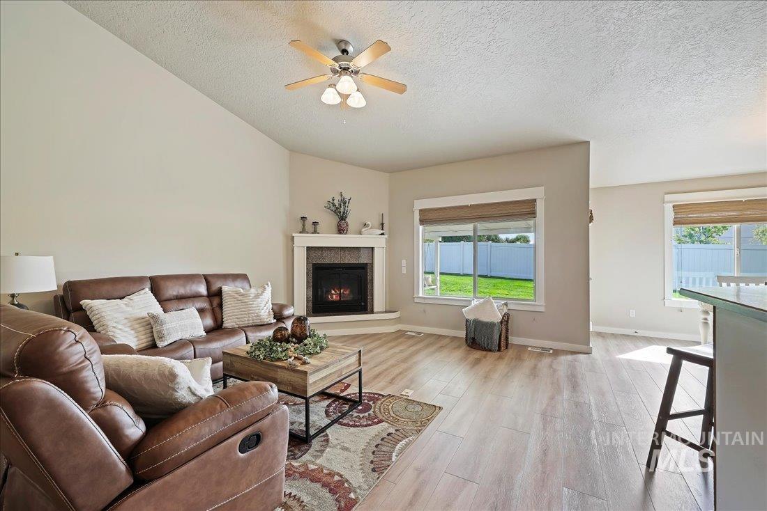 property viewer photo 16
