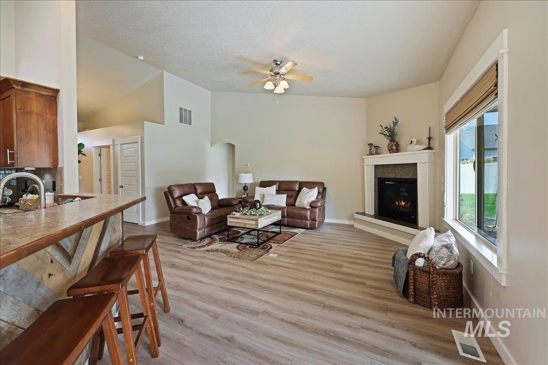 property viewer photo 18