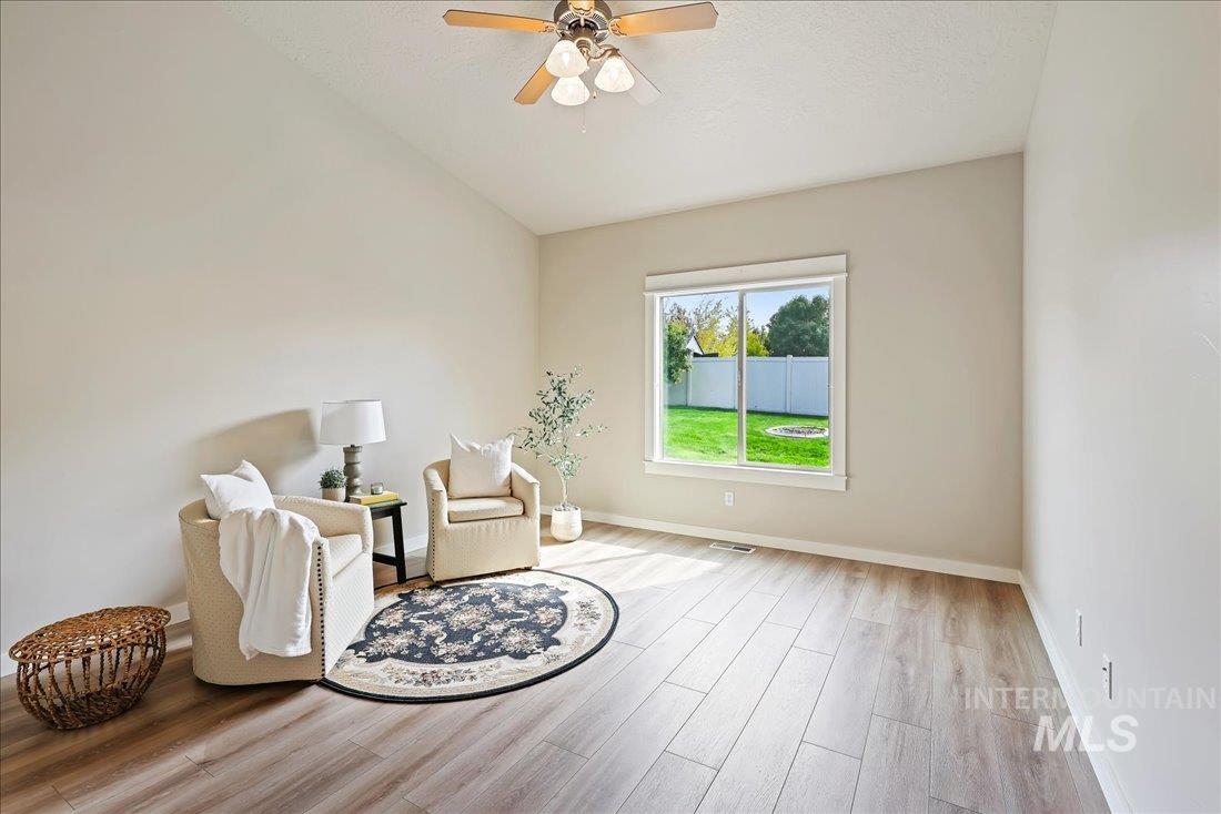 property viewer photo 24