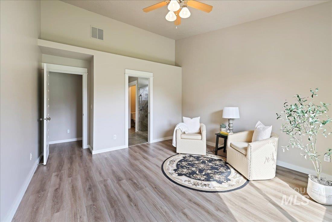 property viewer photo 25