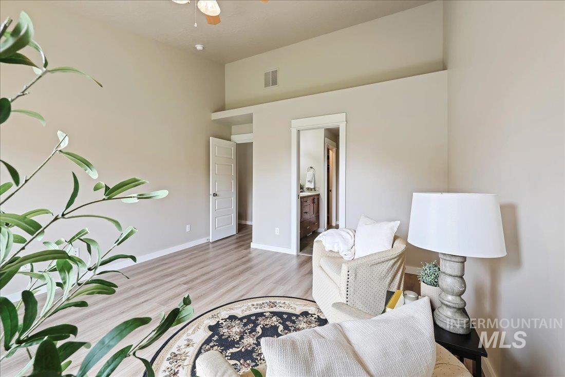 property viewer photo 26