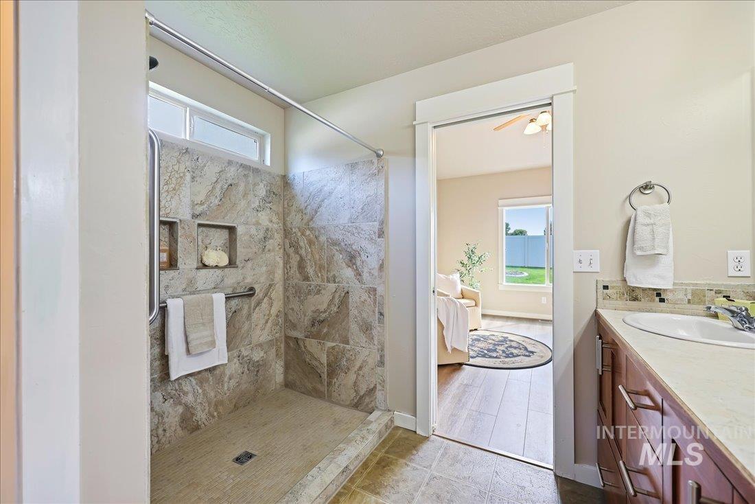 property viewer photo 28